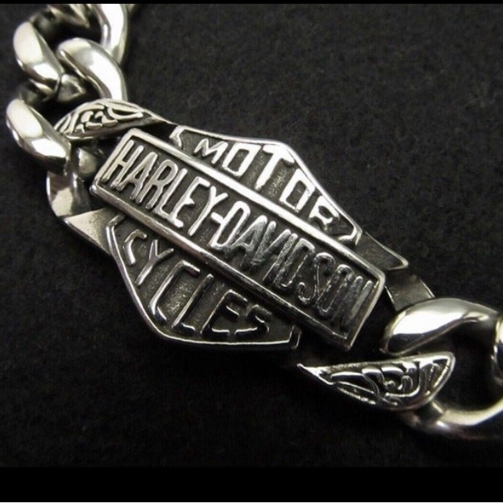 - Men's Heavy Stainless Biker Bar & Shield Curb Chain Bracelet - Picture 3 of 13